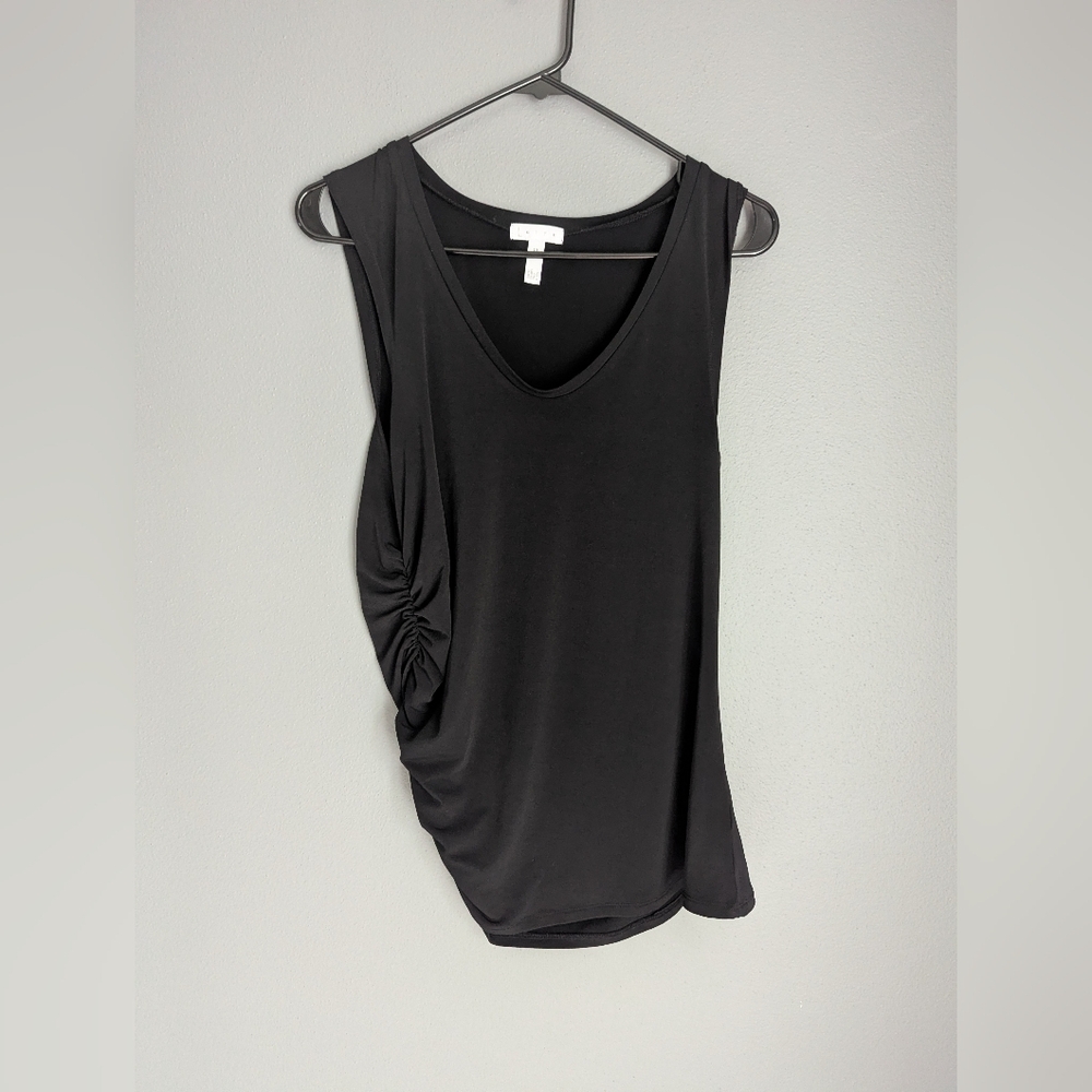 black v-neck Leith tank top 17 x 27